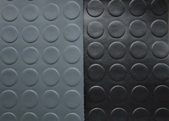 Линолеум ПВХ (черный, темно-серый)  1м*1,85м