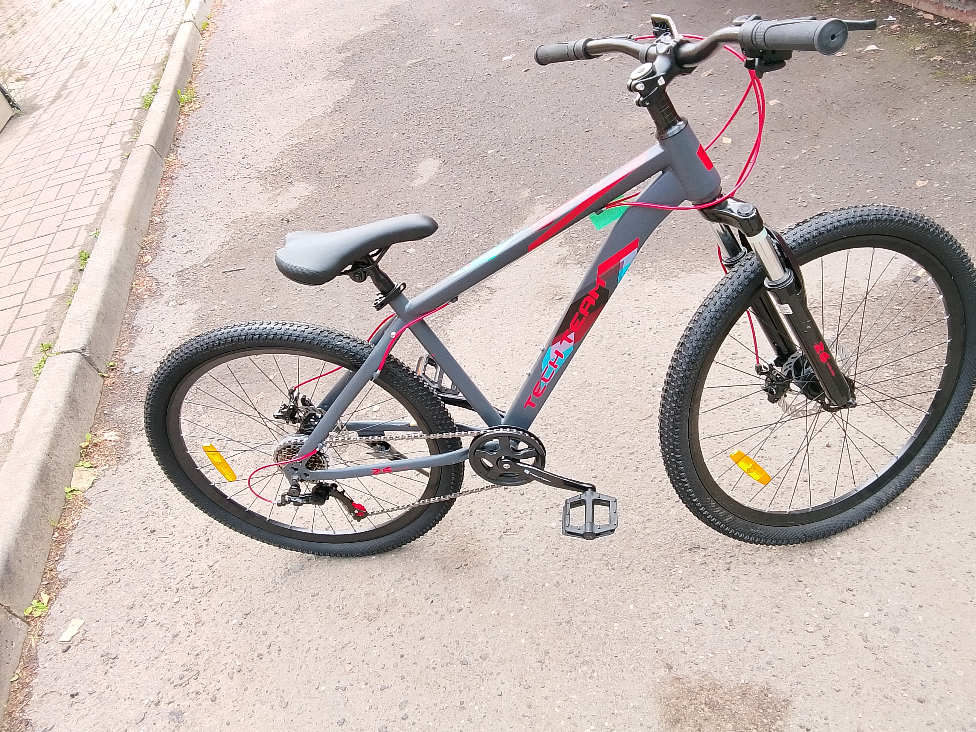 Велосипед 26" TENET 7-ск. перед.аморт., диск. торм. (рама 16,0) красный