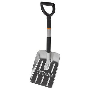 Лопата FISKARS для снега автомобильная облегченная 
