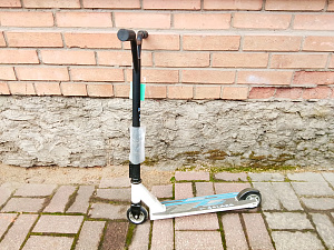 Самокат трюковой диам. колес 100мм (белый) SAIMAA 